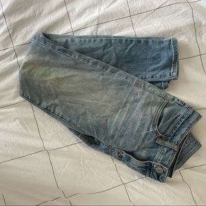 Light wash American Eagle super skinny jeggings